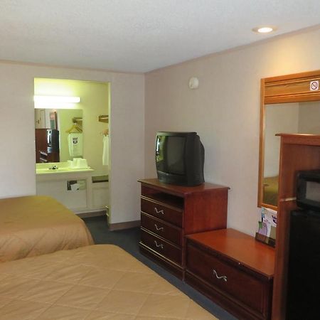 Knights Inn Canton Chambre photo