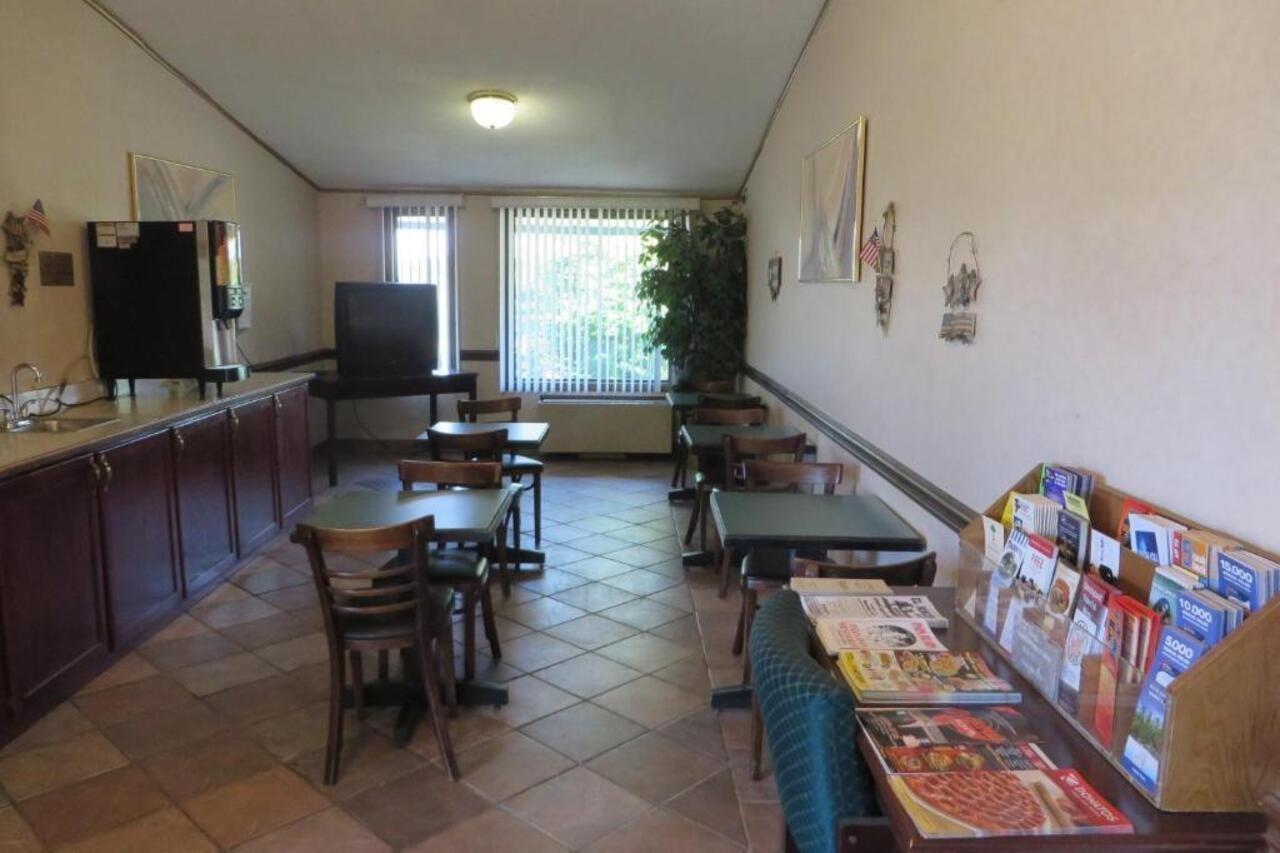 Knights Inn Canton Extérieur photo