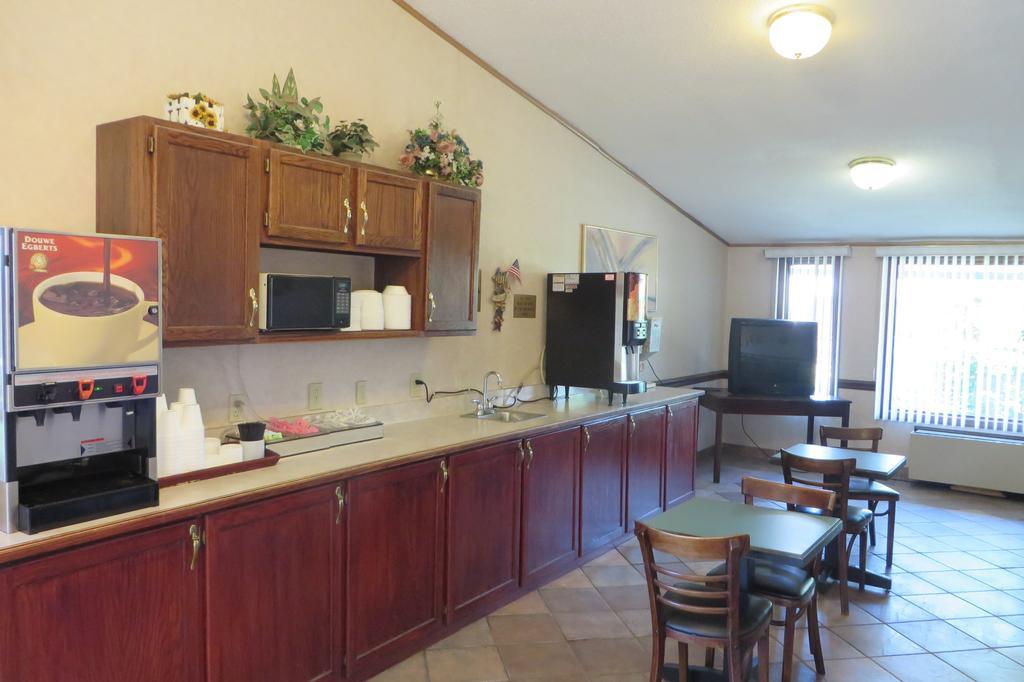 Knights Inn Canton Extérieur photo