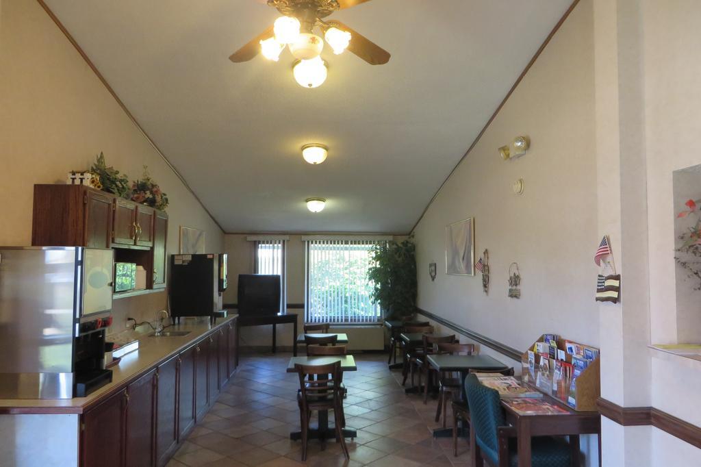 Knights Inn Canton Extérieur photo