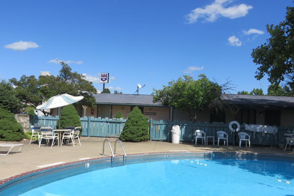 Knights Inn Canton Extérieur photo