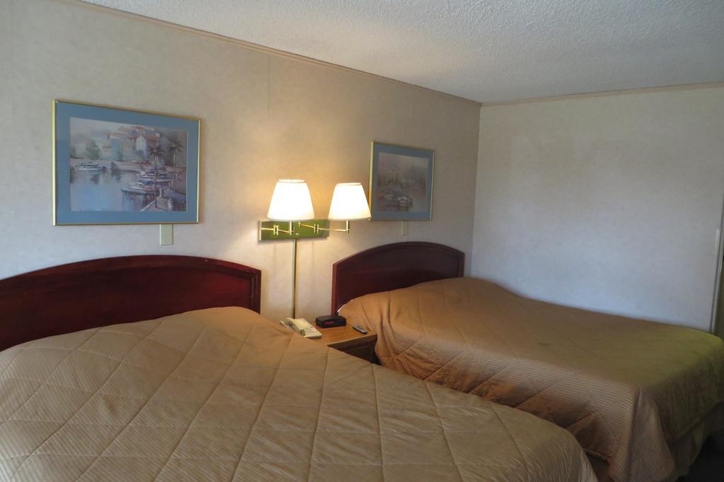 Knights Inn Canton Chambre photo