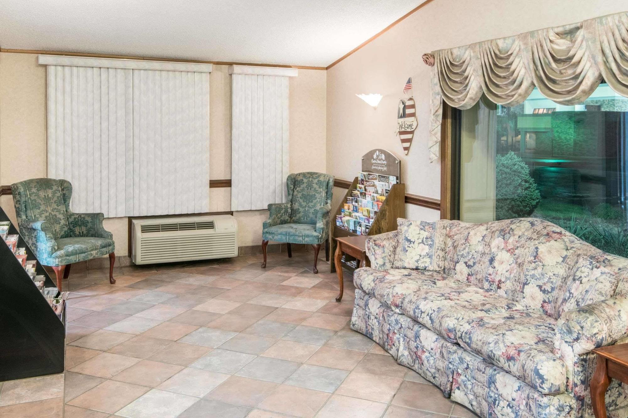 Knights Inn Canton Extérieur photo