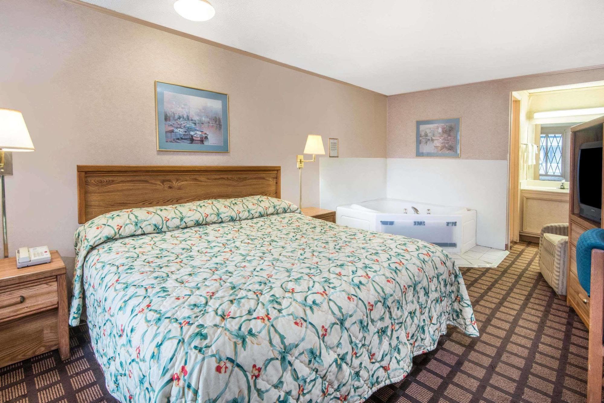 Knights Inn Canton Extérieur photo
