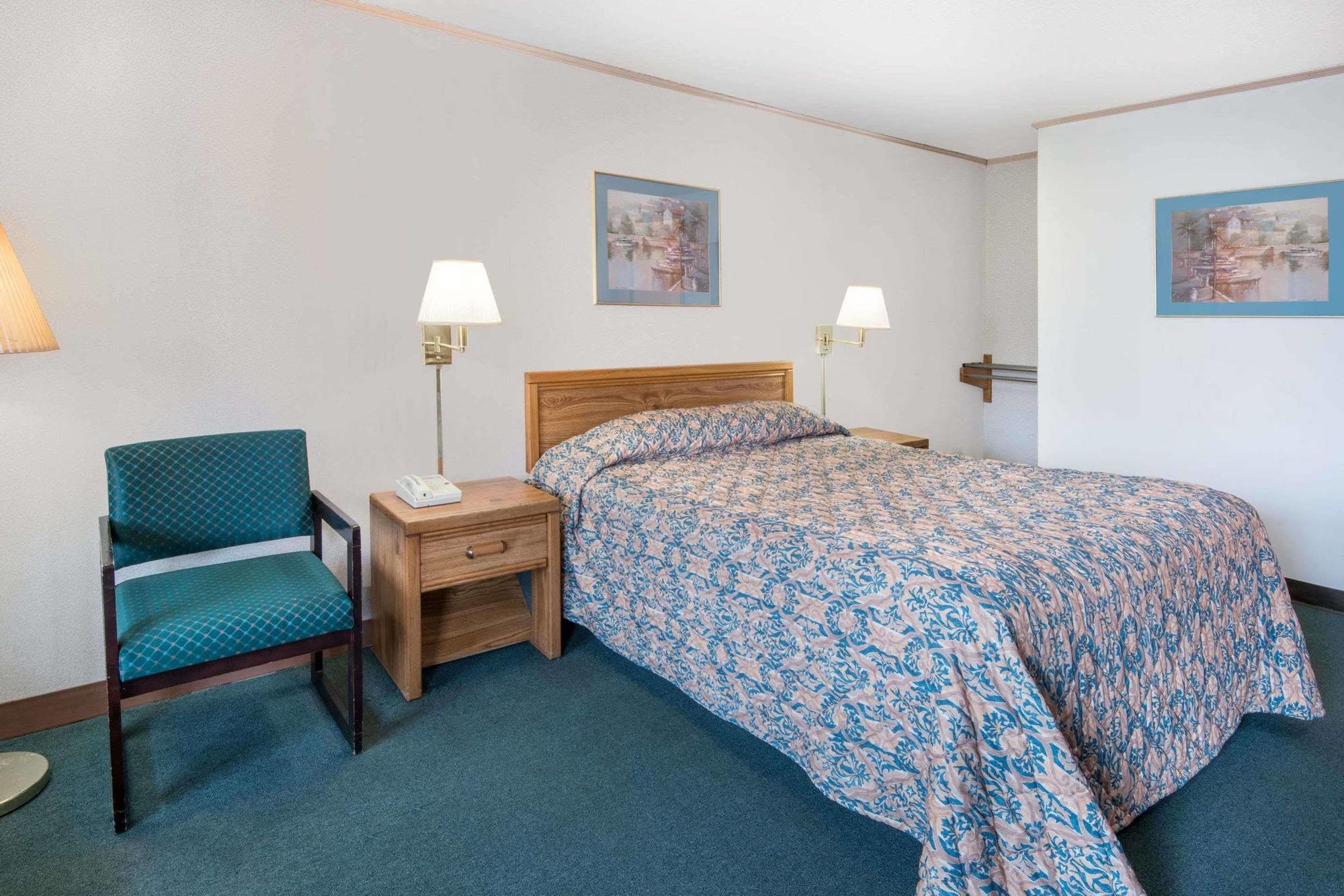 Knights Inn Canton Extérieur photo