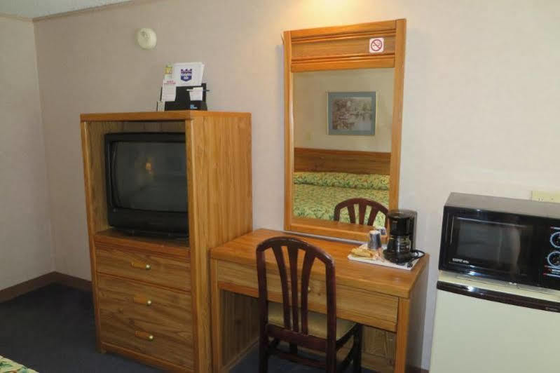 Knights Inn Canton Extérieur photo